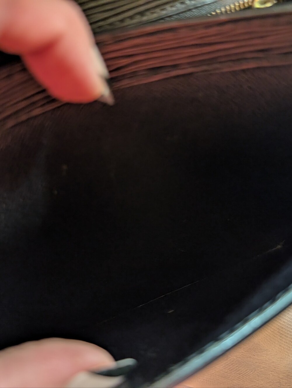 Authentic Louis Vuitton Black Epi Leather Dragone Clutch/W Wrist Strap - Picture 9 of 10